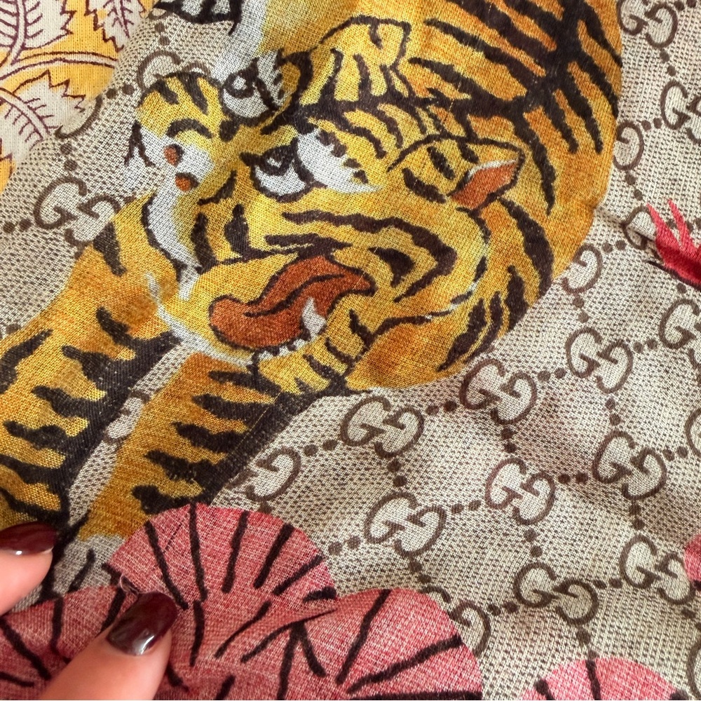 Gucci Bengal Tiger GG Supreme Scarf - Picture 3 of 5